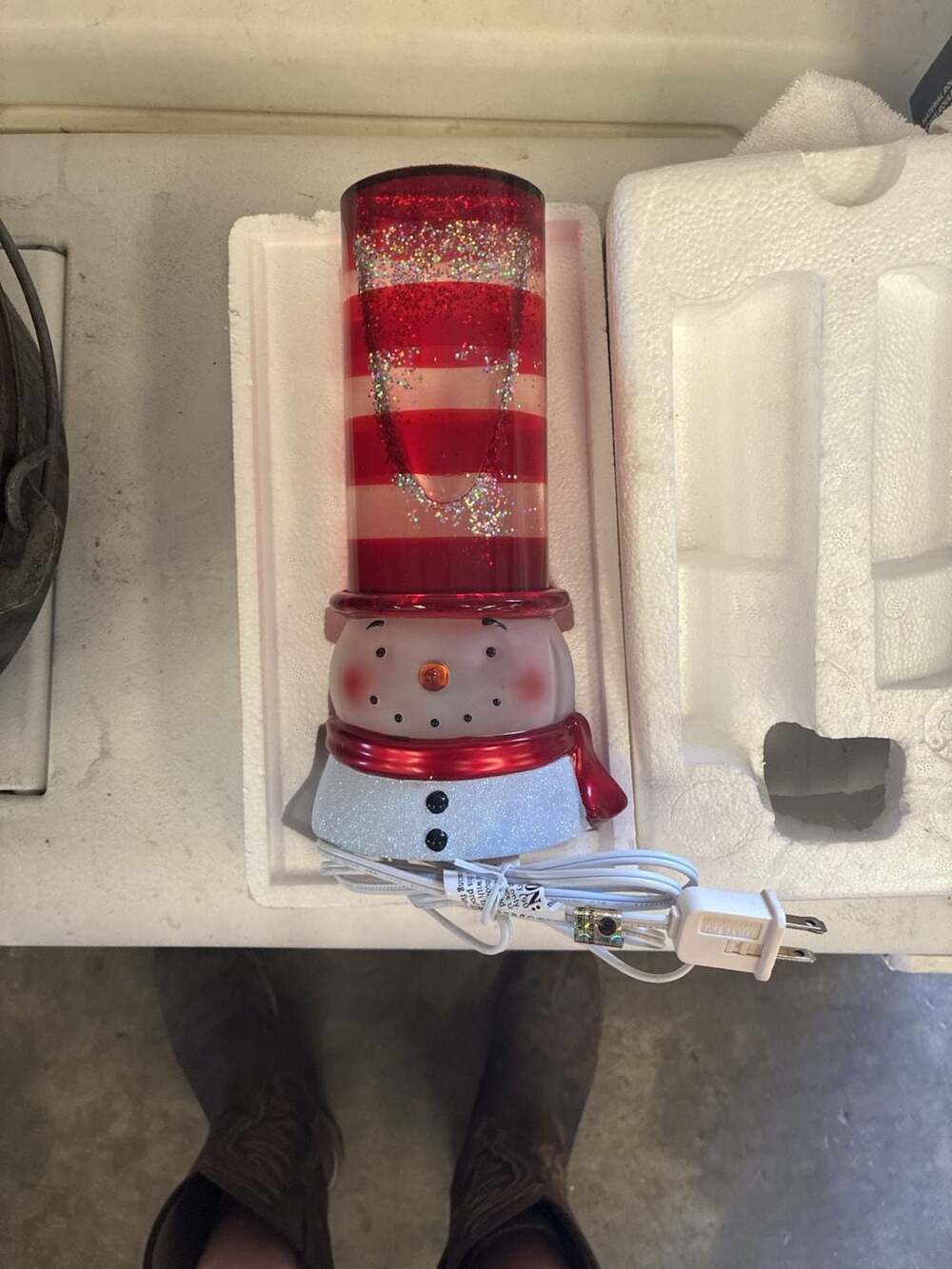 North Pole Trading Co. Snowman Top Hat Glitter Water Globe Lamp